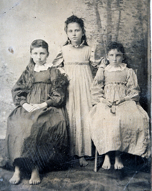 Latta sisters (circa 1875)